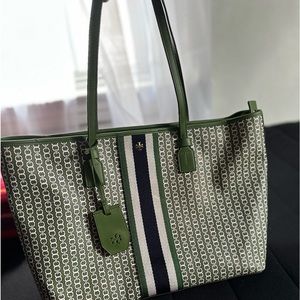 Tory Burch green Gemini link Tote